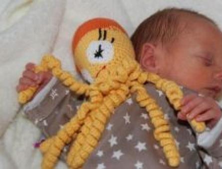 Sticka en bläckfisk till en för tidigt född baby!