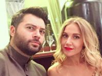 Mannen hennes snakket om skilsmissen fra Yulia Kovalchuk Yulia Kovalchuk benektet rykter om skilsmisse fra Alexei Chumakov med et rørende bilde på det sosiale nettverket