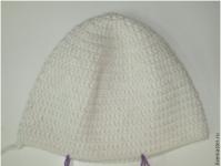 DIY Kitty Cap hat made from fluffy yarn