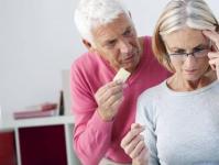 Mälukahjustus eakate ravis Mälu halvenemine vanematel inimestel sümptomid