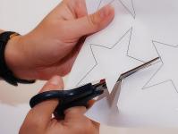 Girlanda DIY na Nowy Rok wykonana z papieru z szablonami i schematami Girlanda DIY z obszernych gwiazd