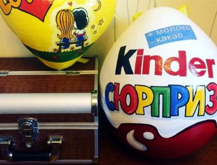 How to make a big kinder surprise with your own hands from paper at home. The inscription kinder surprise is large