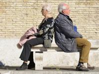 Memory loss in older people: short-term, progressive, after stroke